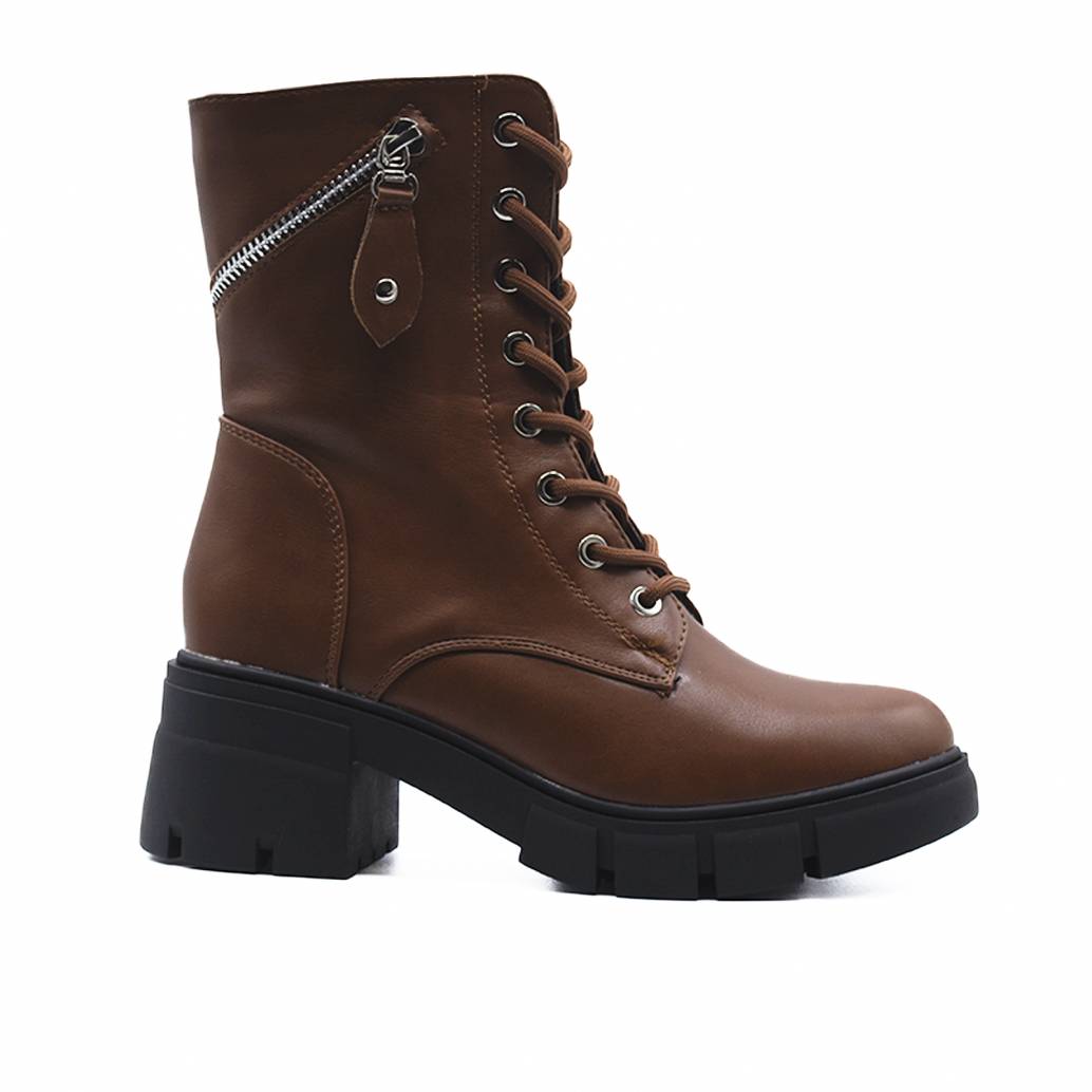 BOTIN NAPA CON ADORNO CREMALLERA CAMEL 80984