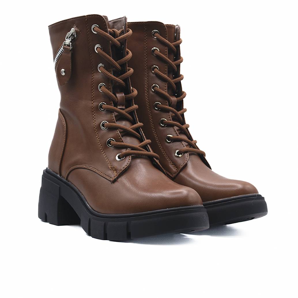 BOTIN NAPA CON ADORNO CREMALLERA CAMEL 80984