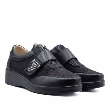 CASUAL NAPA PICADO CON VELCRO NEGRO 82200