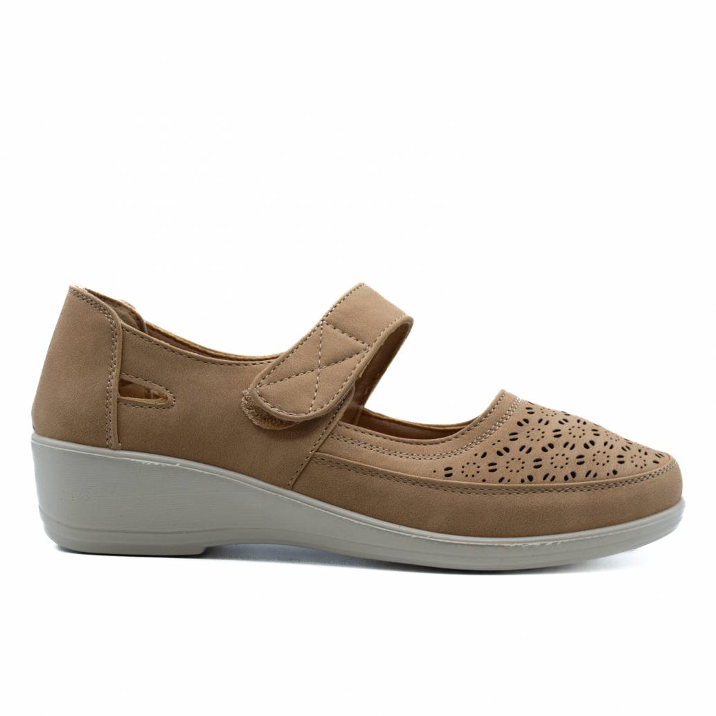 MERCEDITAS NAPA PICADA CON VELCRO CAMEL 82173