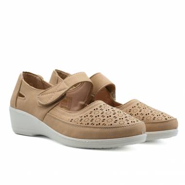 MERCEDITAS NAPA PICADA CON VELCRO CAMEL 82173