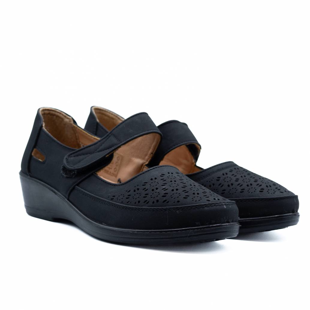 MERCEDITAS NAPA PICADA CON VELCRO NEGRO 82174